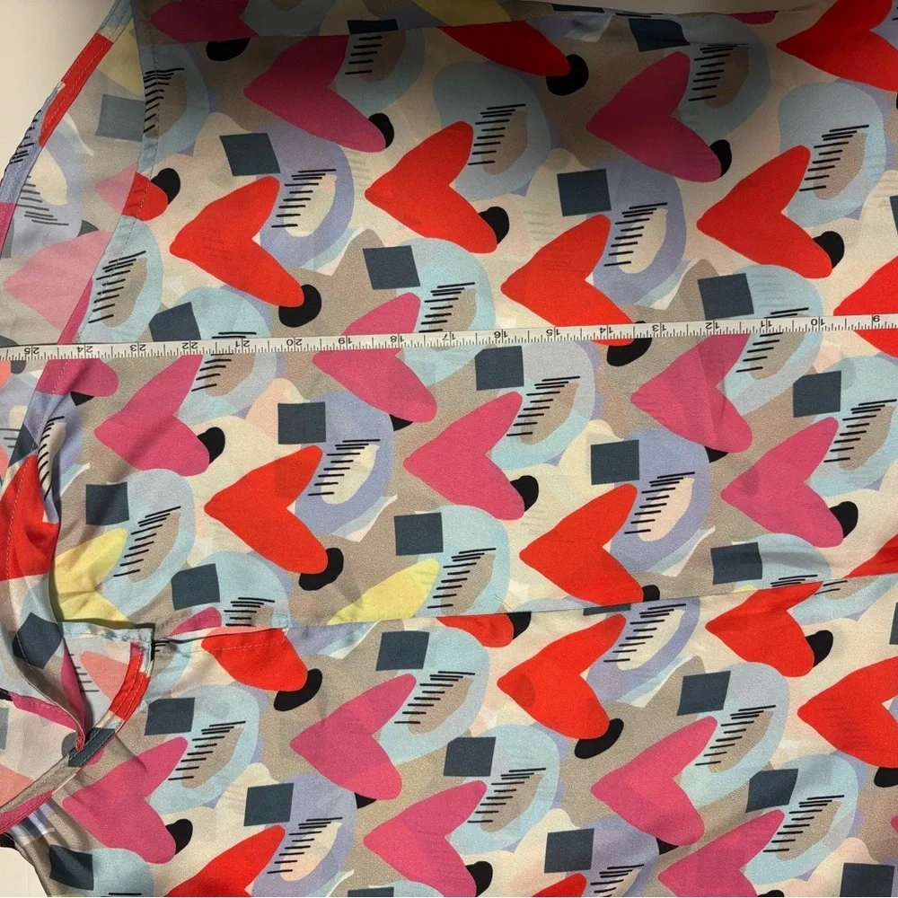 Tristan Multicolor Abstract Heart Print Tie Front V Neck Blouse Size M - Picture 12 of 14